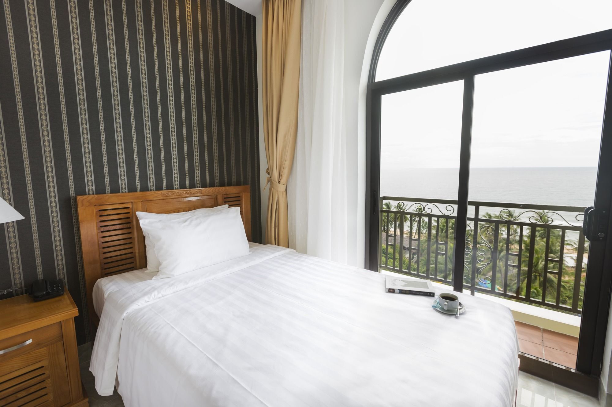 Nesta Hotel Phu Quoc Esterno foto