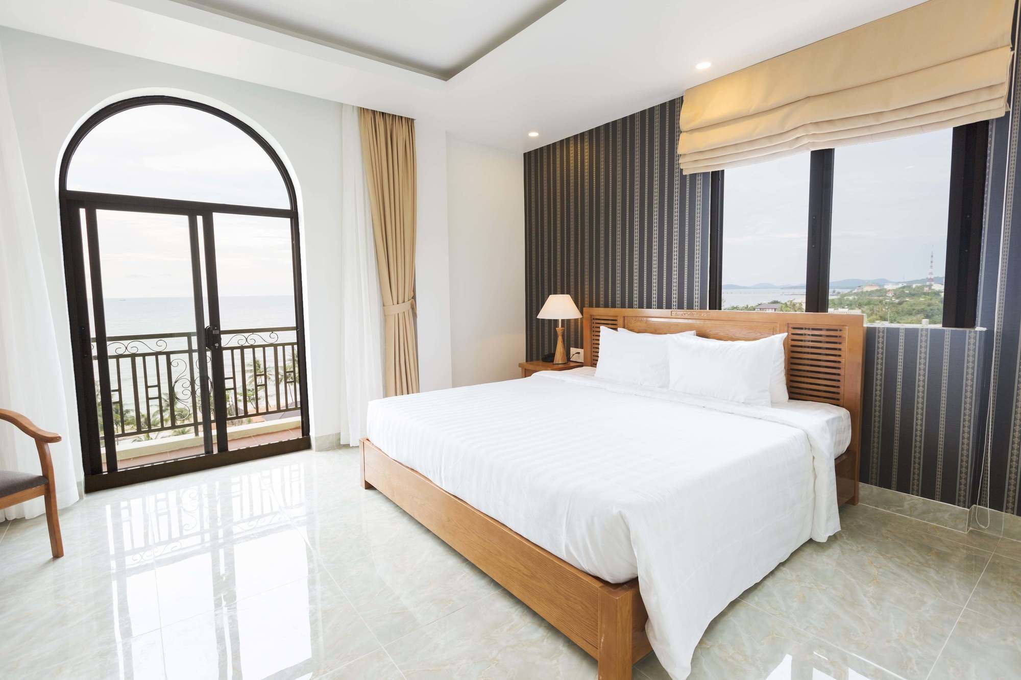 Nesta Hotel Phu Quoc Esterno foto