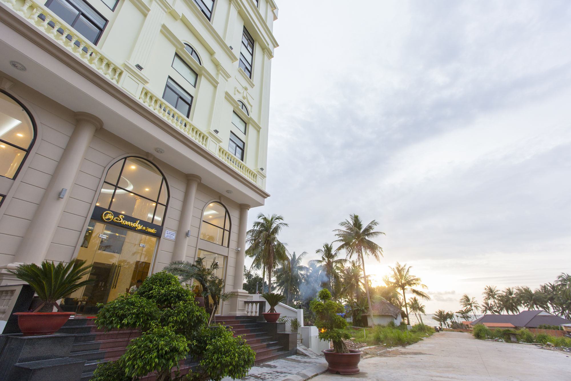 Nesta Hotel Phu Quoc Esterno foto